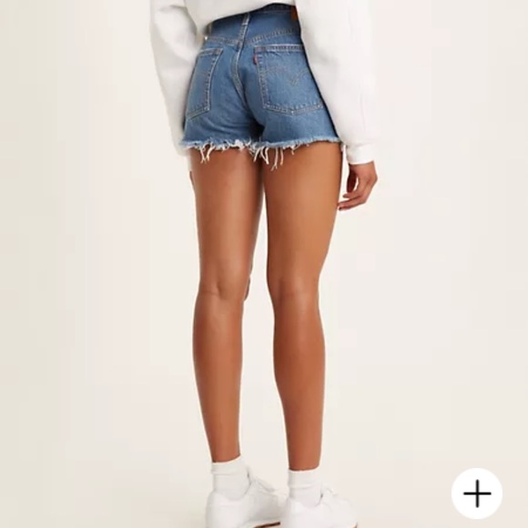 Levi’s 501 Jean Shorts - Picture 8 of 9